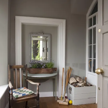 Bed & Breakfast Lough Bawn House